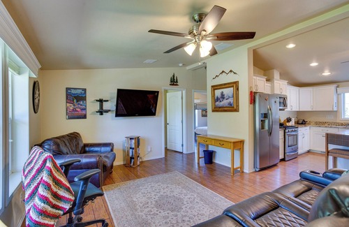Ridgway House | Spacious Home w/Deck: 5 Mi to Ridgway State Park!