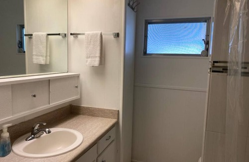 Hobe Sound House | Spacious Home. Walking distance to the supermarket! 10 minutes from the beach!