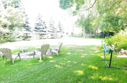Lambton Shores House | Spacious home with great beach access