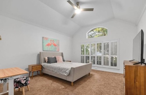 West Oak Hill House | Spacious Home with Casita: Resort-Style Pool, Gazebo, 2 Full Kitchens, 2 acres