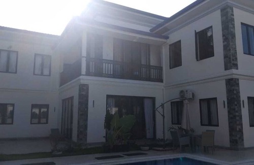 Wattala House | Spacious house,1 bedroom to rent. Ensuite, with AC, WiFi in charming Ragama