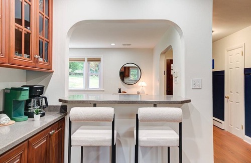 Berwyn House | Spacious House | Berwyn | Patio | Hosted StayRafa