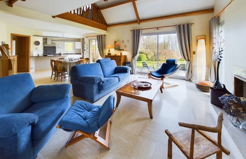 Fouesnant Ski Chalet | Spacious house with a large garden for 6