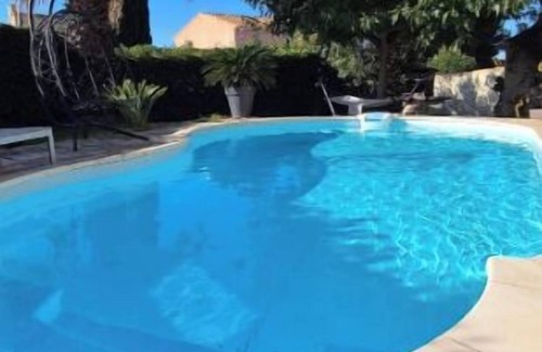Istres House | Spacious house with private pool