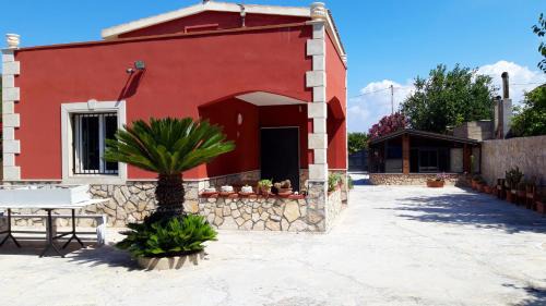 Granelli House | Spacious house with sea view in Pachino, capacity 9 pers.