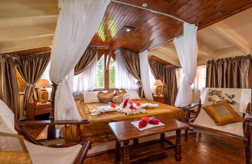 Glacis House | Spacious House with Shared Pool in Machabee