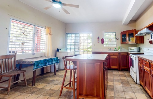 Caye Caulker Apartment | Spacious Island Getaway Near the Beach W/Free WiFi, Ocean Views & Full Kitchen