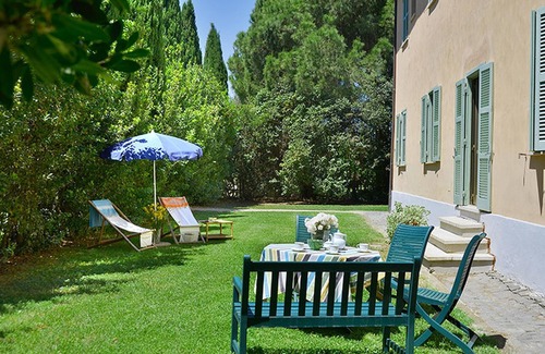 Pescia Romana Apartment | Spacious Italian Apartment w/Large Pool And NEAR BEACH