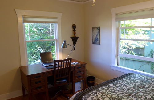 Ladd's Addition House | Spacious Ladd's Addition Townhouse for Extended Rentals - 31 Days or more