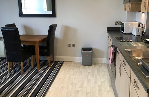 Newbury Apartment | Spacious, Light and airy comfortable 2 bedroom apartment