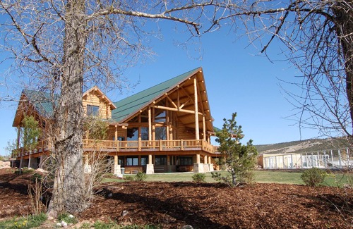 Duchesne County Cabin | Spacious lodge and ranch property - great for large groups