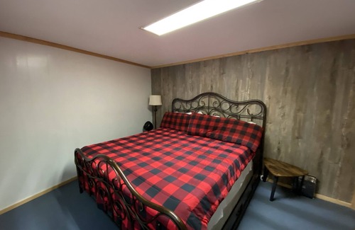 Bates Cabin | Spacious Lodge close to the Belle Starr Multi Use Trail System in the Ouachita’s