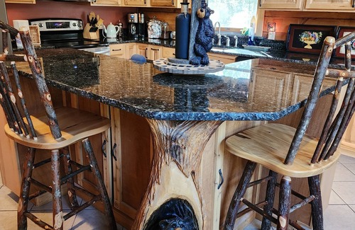 Brant Lake Cabin | Spacious Log Cabin on the Schroon River in the beautiful Adirondacks