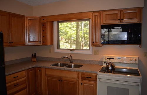 Honor House | Spacious Log Cabin - Sleeping Bear National Lakeshore