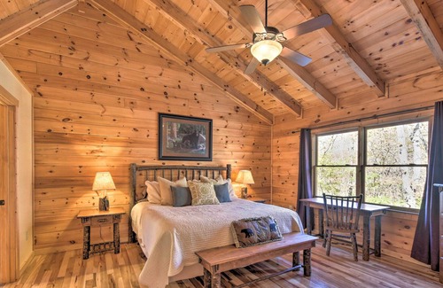 Dahlonega Cabin | Spacious Log Cabin w/ Deck, Fire Pit & Forest View
