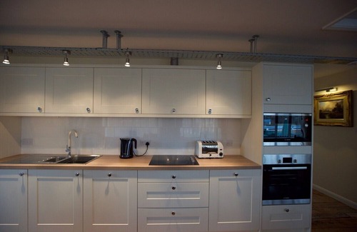 Ipswich Apartment | Spacious, Luxury Apartment with Roof Terrace Near The Waterfront, Ipswich