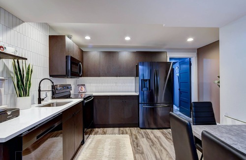 Snohomish Apartment | Spacious Luxury Apt w/New Finishes + Great Views