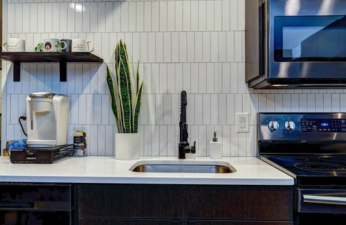 Snohomish Apartment | Spacious Luxury Apt w/New Finishes + Great Views