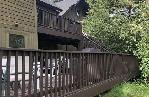 Karns Hillside House | Spacious Luxury Home in the Town of Jackson Hole