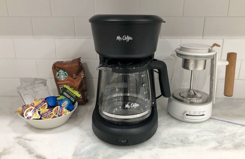 Victory Heights House | Spacious Maple Leaf Guest Suite