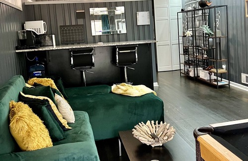 Greenbriar House | Spacious Mid-Century 2BR 1BA Guest Suite w/pool table - Your Home Away from Home