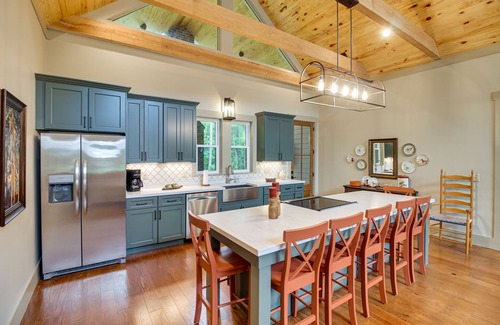 Midway Cottage | Spacious Midway Cottage w/Porches, Near Hunting!