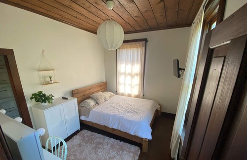 Salt Spring Island Other | Spacious Modern-Rustic Farmhouse
