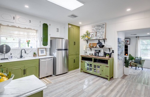Bastrop House | 😍Spacious modern 2bedroom home w/free parking- Located in the medical district!