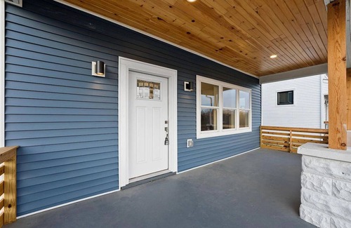 Near East Columbus House | Spacious Modern 3 BR 2.5Bath Central Free Parking