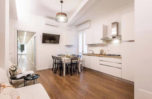 Central Station Apartment | Spacious & Modern Apartment – 4 Min Walk from Central Station