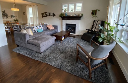 Portland House | Spacious Modern Home in St Johns with Gorgeous Views