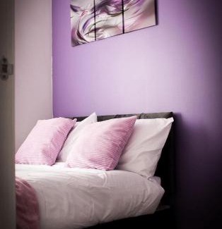Smethwick Apartment | Spacious Modern Townhouse
