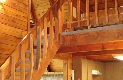 Deep Gap Ski Chalet | Spacious Mountain Cabin in Gated Community