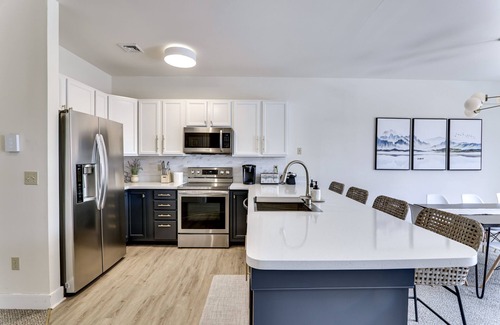 Tannersville House | ⭐️ Spacious Mountaintop Oasis at Camelback | 2,500 SF w/Game Room, Deck & A/C