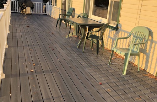 Alton Bay House | Spacious New Hampshire mountain waterfront get away house. Boats & private docks