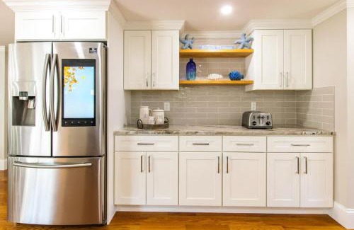 Yarmouth Port House | Spacious New Kitchen Central A C