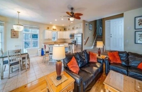 North End Condo | Spacious North End 4BR w/Porch, Parking & Fireplace –Steps to Beach & Boardwalk