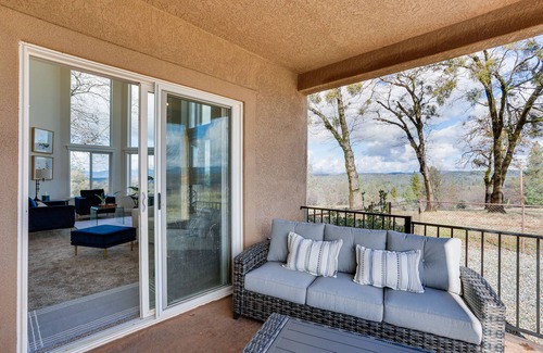 Bella Vista House | Spacious Oak Run Home w/Panoramic Mountain Views!