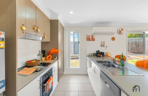 Pimpama Apartment | Spacious Oasis in Pimpama