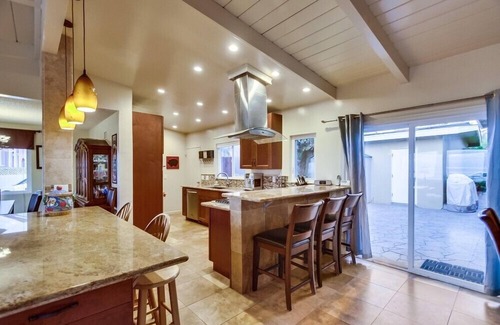 Sunset Cliffs Villa | SPACIOUS OCEANFRONT HOME W/PRIVATE HEATED POOL & HOT TUB-Ping Pong, Big Yard