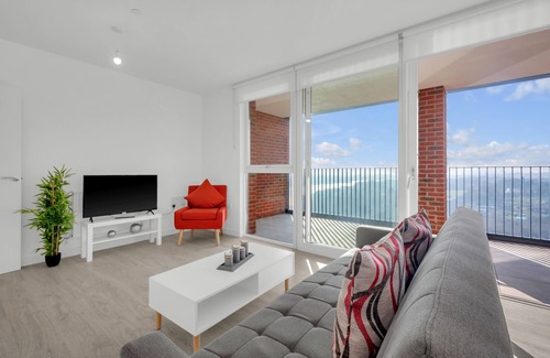 West Hendon Apartment | Spacious One bedroom Apartment in Brent Cross