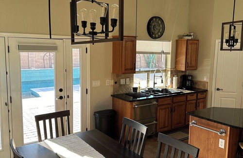 San Tan Valley House | Spacious open concept rancher with private heated pool in Johnson Ranch