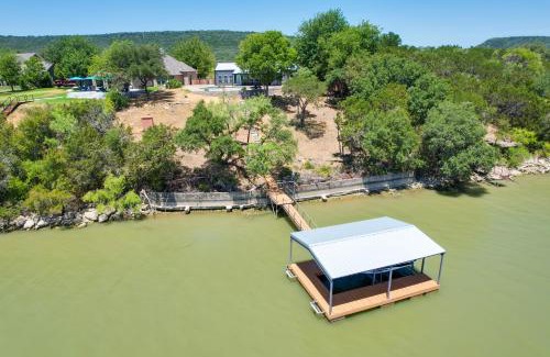 Palo Pinto House | Spacious Palo Pinto Home Private Dock and Pool