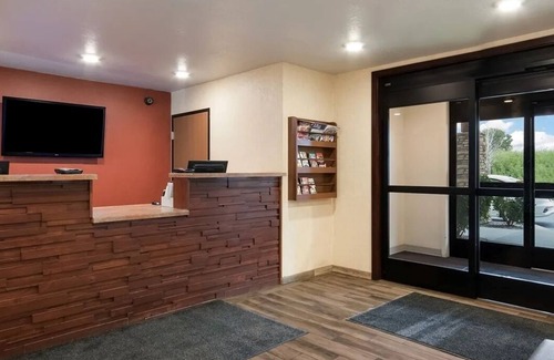 Davenport Hotel | Spacious, Pet-Friendly Room w/Kitchen – Just 10 Mins to Riverside Park