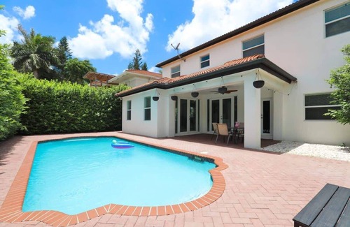 The Hammocks House | Spacious Pool Villa - 4BR - ATV & Skydive 15 min