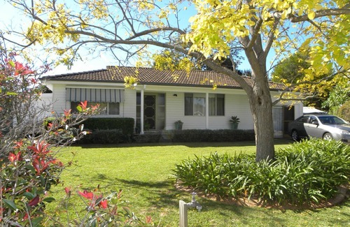 Sussex Inlet House | Spacious, private, family friendly entertainer!