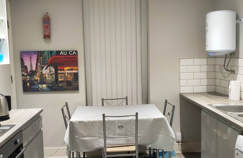 Anfield House | Spacious Private Room w/Ensuite Near Anfield Stadium