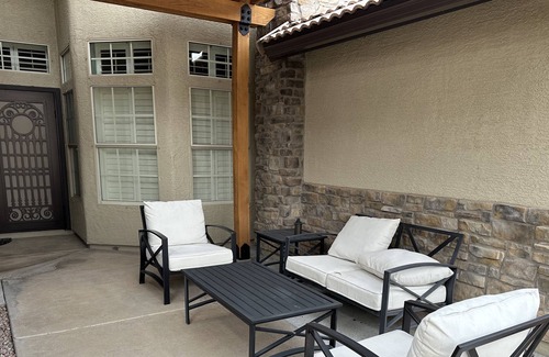 Paradise West Estates House | Spacious Resort Style Home on 1/2 acre, less than 2 miles from Spring Training.