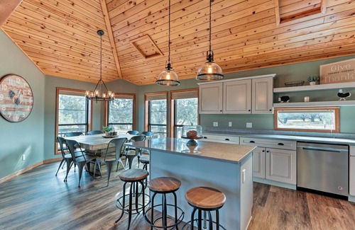 Payson House | SPACIOUS RETREAT ON PRIVATE 4 ACRES WITH TREEHOUSE, SWINGS AND MORE!