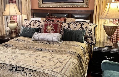Englewood House | Spacious room in private house.